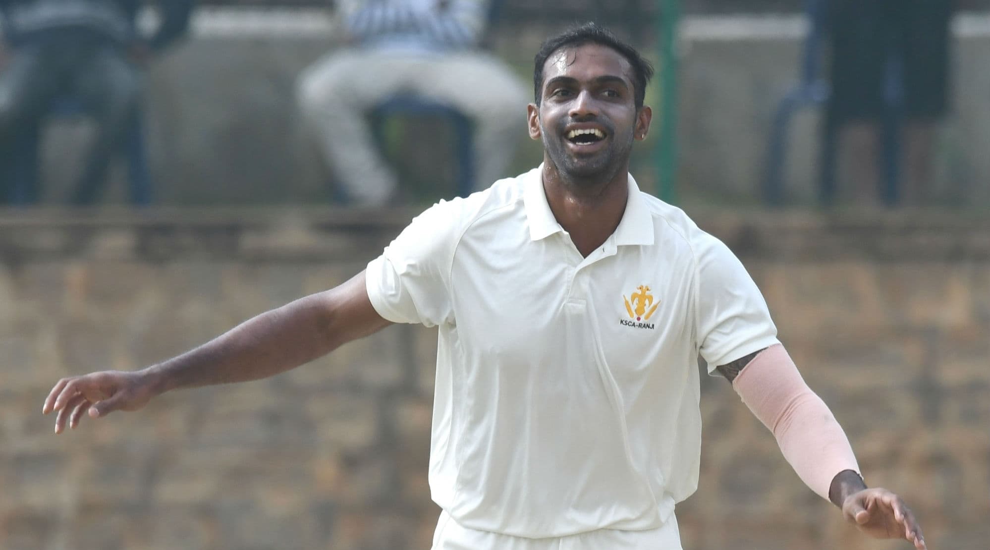 Syed Mushtaq Ali Trophy 2019: Abhimanyu Mithun Picks Five Wickets in Six Balls in Semi-Final Against Haryana Syed Mushtaq Ali Trophy 2019: Abhimanyu Mithun Picks Five Wickets in Six Balls in Semi-Final Against Haryana