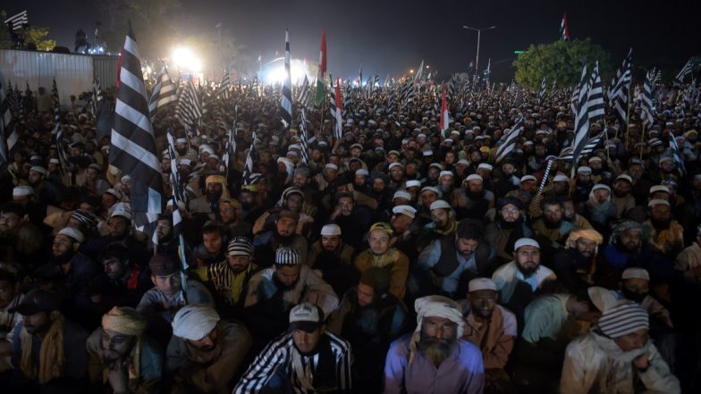 Imran Khan Issued 'Ultimatum' to Resign: What is The Azadi March and How Has It Gained Momentum in Pakistan?