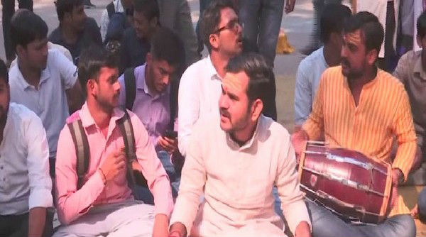 BHU Students' Protest Continues for 14th Day Against Appointment of Feroz Khan in Sanskrit Department