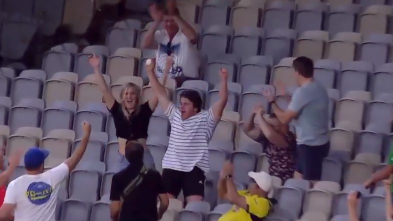 David Warner’s Six During Australia vs Pakistan 3rd T20I Caught Brilliantly by a Man Sitting In Stands of Perth Stadium (Watch Video)
