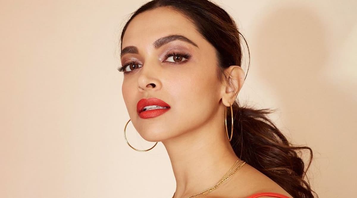 Deepika padukone, red bra - OpenDream