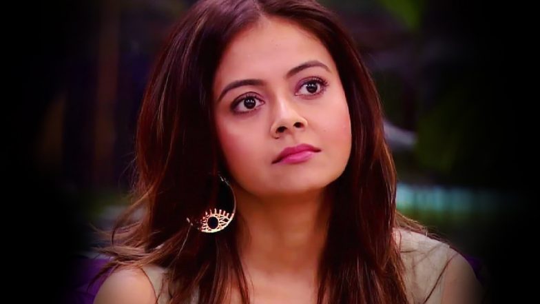 Bigg Boss 13 Contestant Devoleena Bhattacharjee’s Back Pain Knocks Her Down, Will She Make It to the Grand Finale for Rashami Desai?