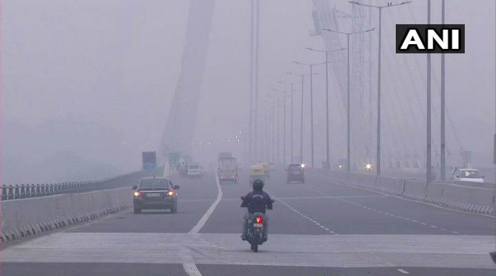 Delhi Air Quality Turns Hazardous: Here's How to Survive the Choking Pollution Delhi Air Quality Turns Hazardous: Here's How to Survive the Choking Pollution