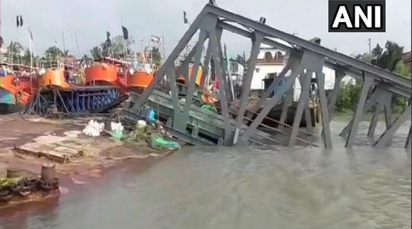 Cyclone Bulbul: Two Jetties on Hatania Doania River Collapse After Cyclonic Storm Hits South 24 Parganas in West Bengal