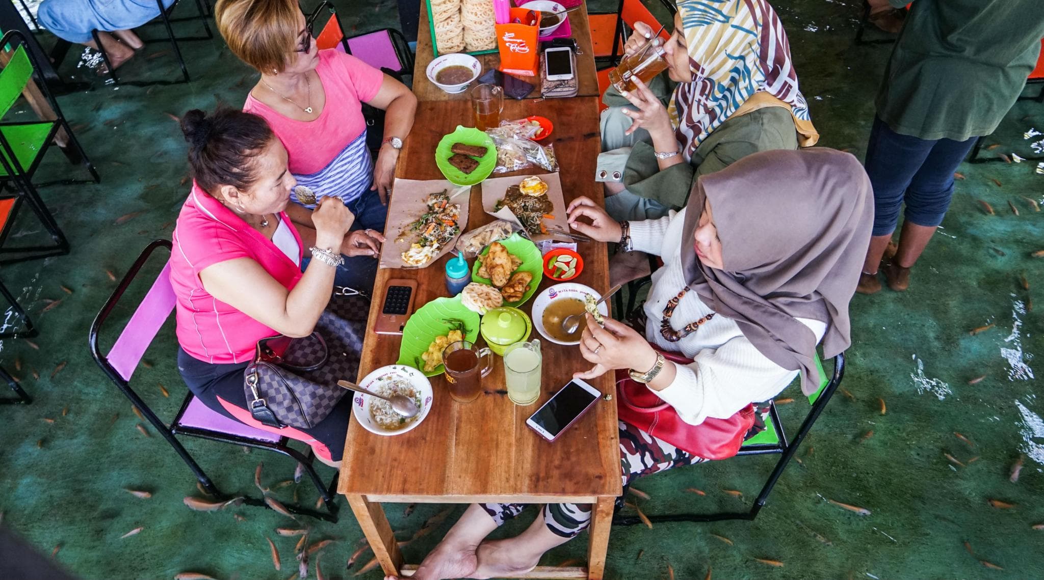 Get a Fish Pedicure While You Eat! Indonesian Restaurant Soto Cokro Kembang Introduces Two-in-One Offer Get a Fish Pedicure While You Eat! Indonesian Restaurant Soto Cokro Kembang Introduces Two-in-One Offer