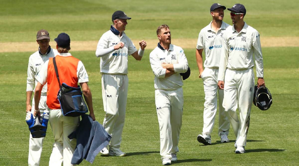Aaron Finch Suffers Blow on Head While Fielding on Short Leg, Suffers Late Concussion During Victoria’s Marsh Sheffield Shield Match Against NSW Aaron Finch Suffers Blow on Head While Fielding on Short Leg, Suffers Late Concussion During Victoria’s Marsh Sheffield Shield Match Against NSW