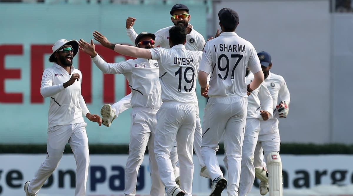 India vs Bangladesh Day-Night Test 2019: Pacers Strike Again to Keep Visitors Struggling on Pink Ball Debut India vs Bangladesh Day-Night Test 2019: Pacers Strike Again to Keep Visitors Struggling on Pink Ball Debut