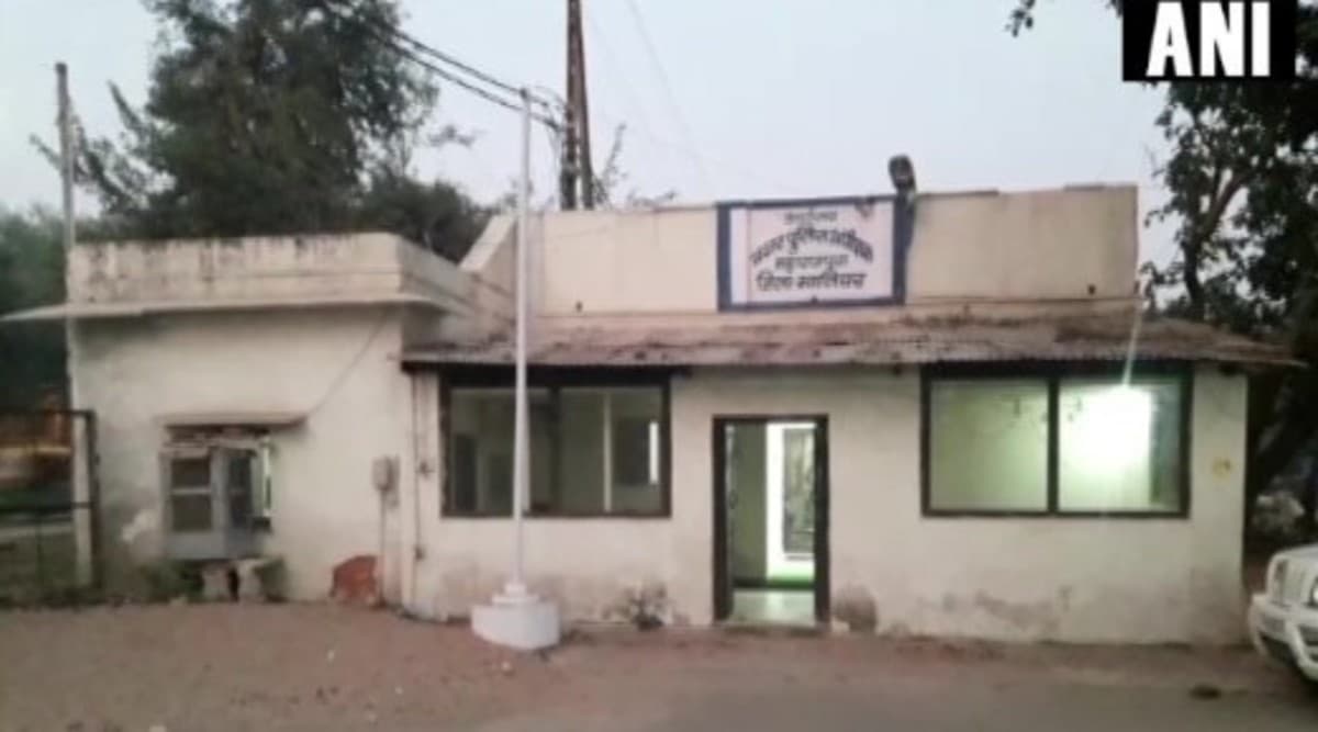 Madhya Pradesh: Four Men Posing As Cops Run Fake Police Station in Gwalior to Extort Money From Locals Madhya Pradesh: Four Men Posing As Cops Run Fake Police Station in Gwalior to Extort Money From Locals