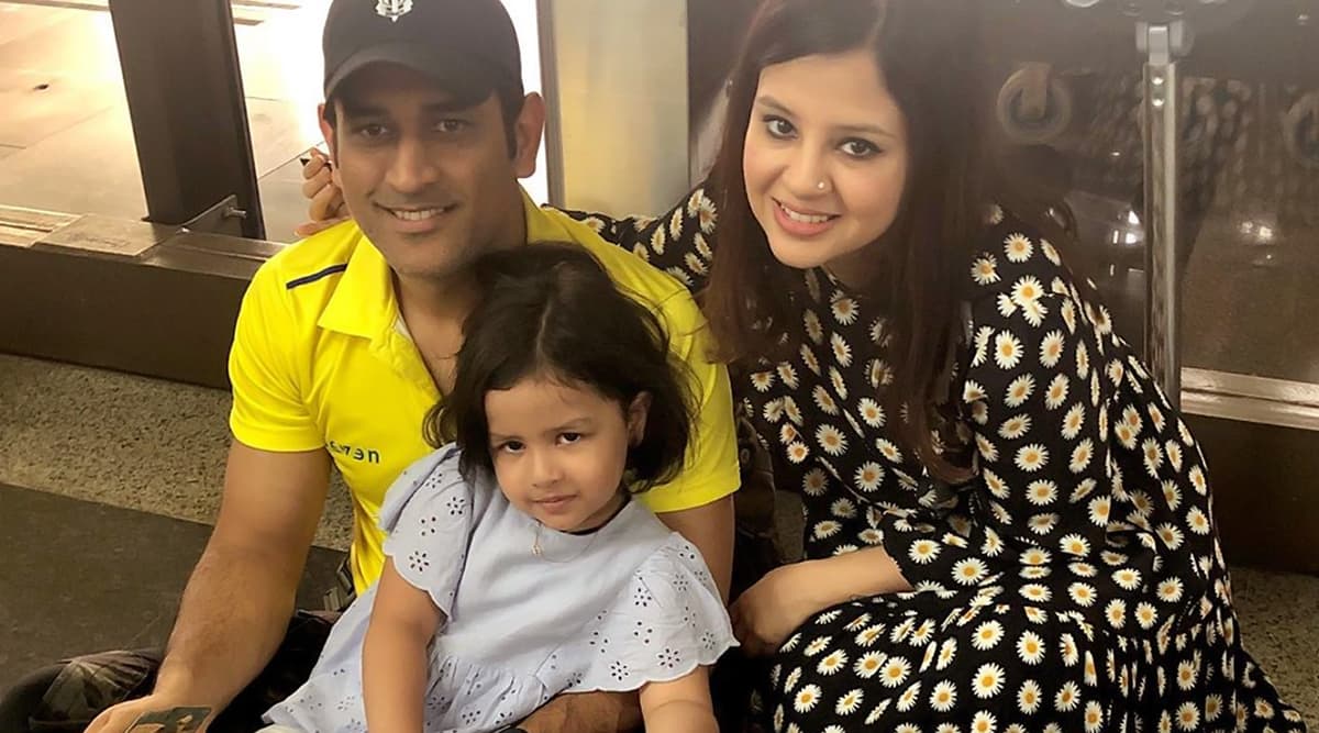 sakshi-dhoni-birthday-special-family-photos-of-sakshi-with-husband-ms