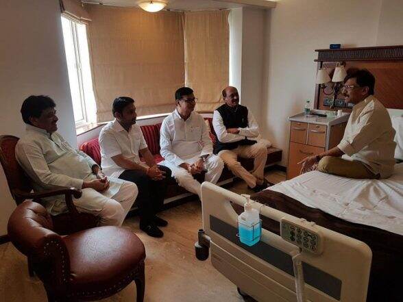 Cracks Appear in Maharashtra Congress Over Supporting 'Communal' Shiv Sena