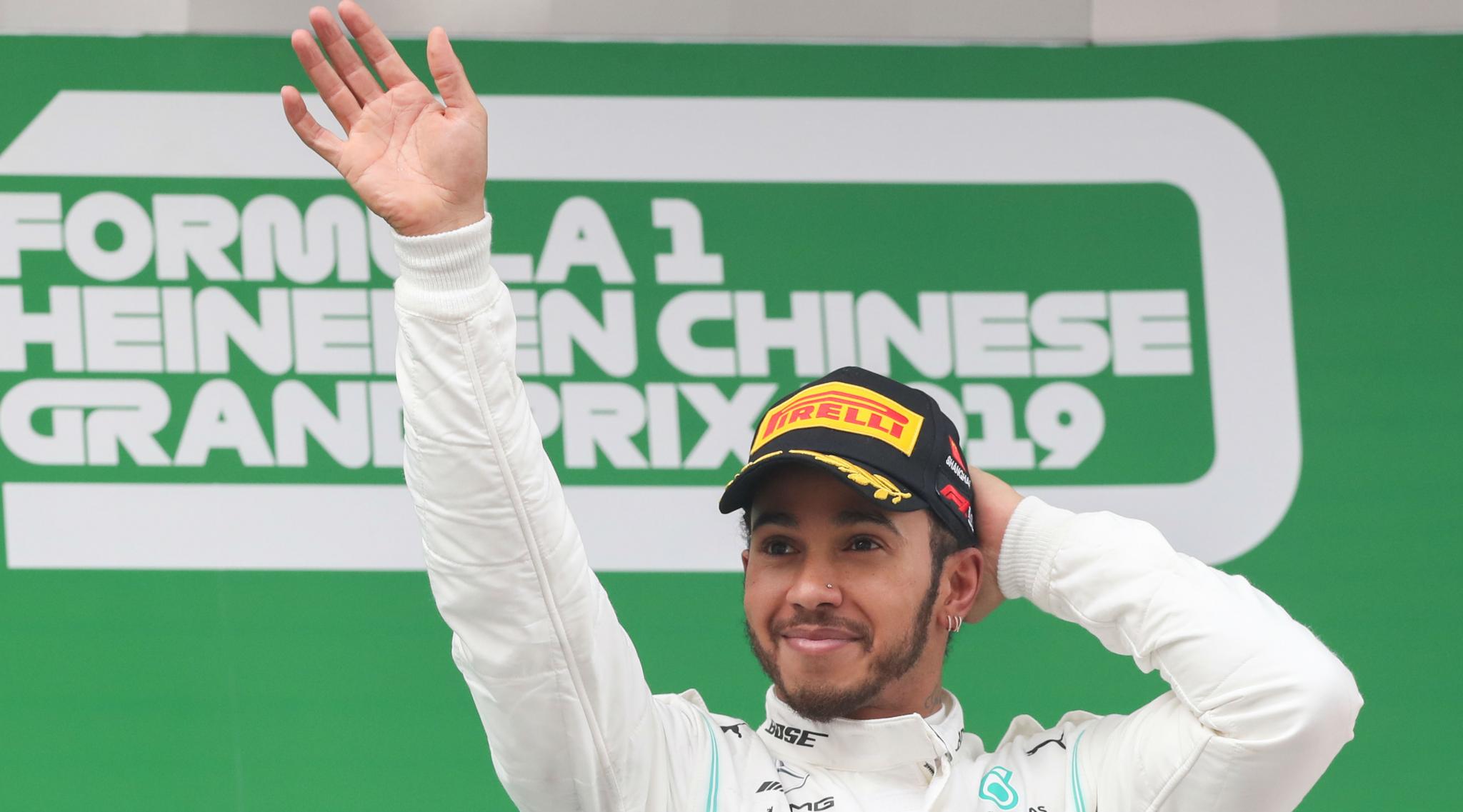 Lewis Hamilton signs new two-year Mercedes F1 deal