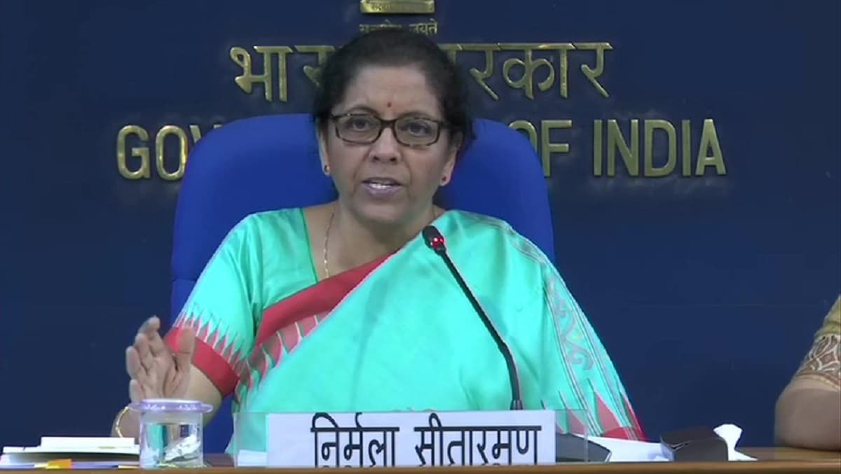 BPCL Disinvestment Approved by Cabinet, State-Owned Petroleum Corporation to be Privatised: FM Nirmala Sitharaman BPCL Disinvestment Approved by Cabinet, State-Owned Petroleum Corporation to be Privatised: FM Nirmala Sitharaman