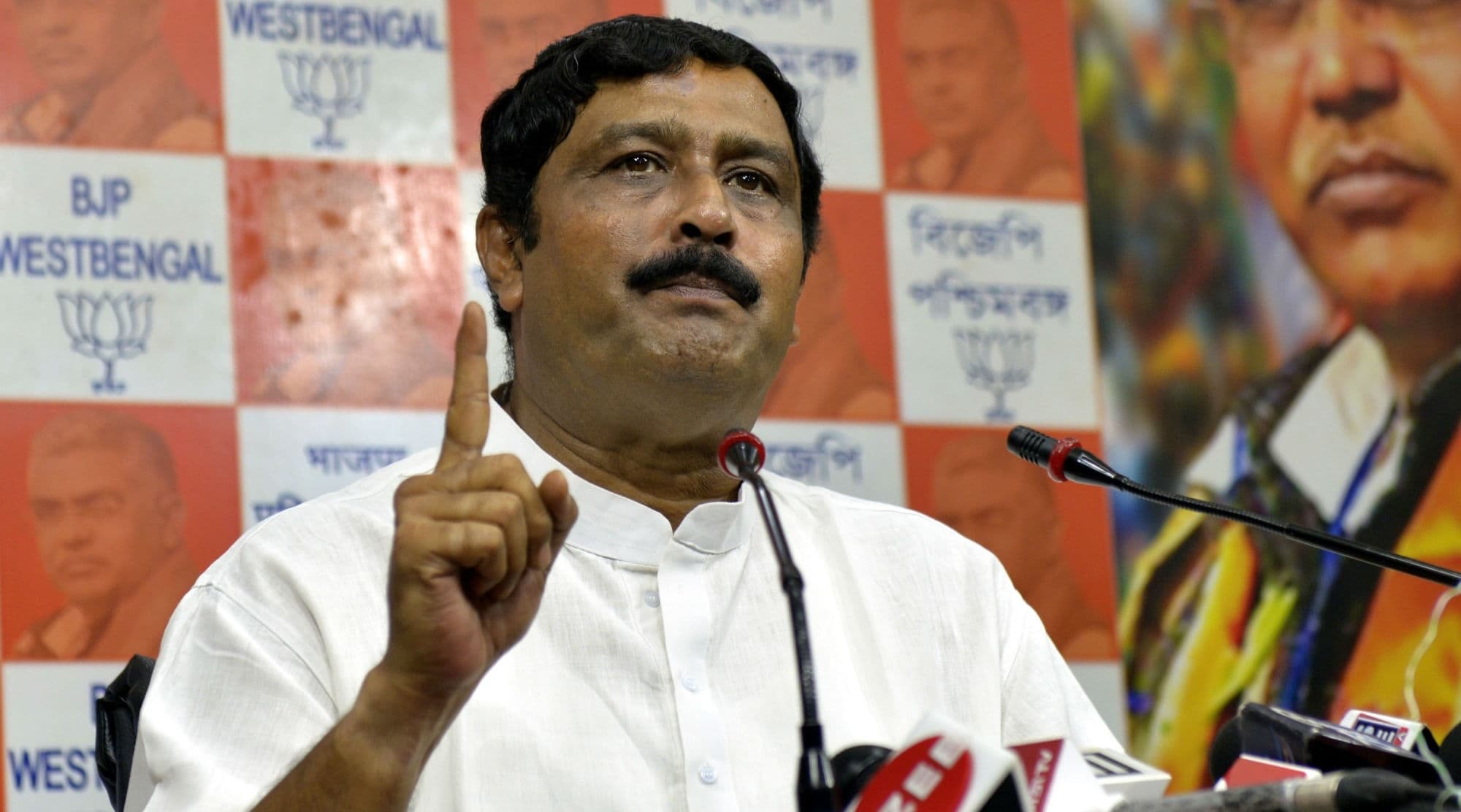 Citizenship Act Protests: If Violence Continues, Will Seek President's Rule in West Bengal, Says BJP Leader Rahul Sinha Citizenship Act Protests: If Violence Continues, Will Seek President's Rule in West Bengal, Says BJP Leader Rahul Sinha
