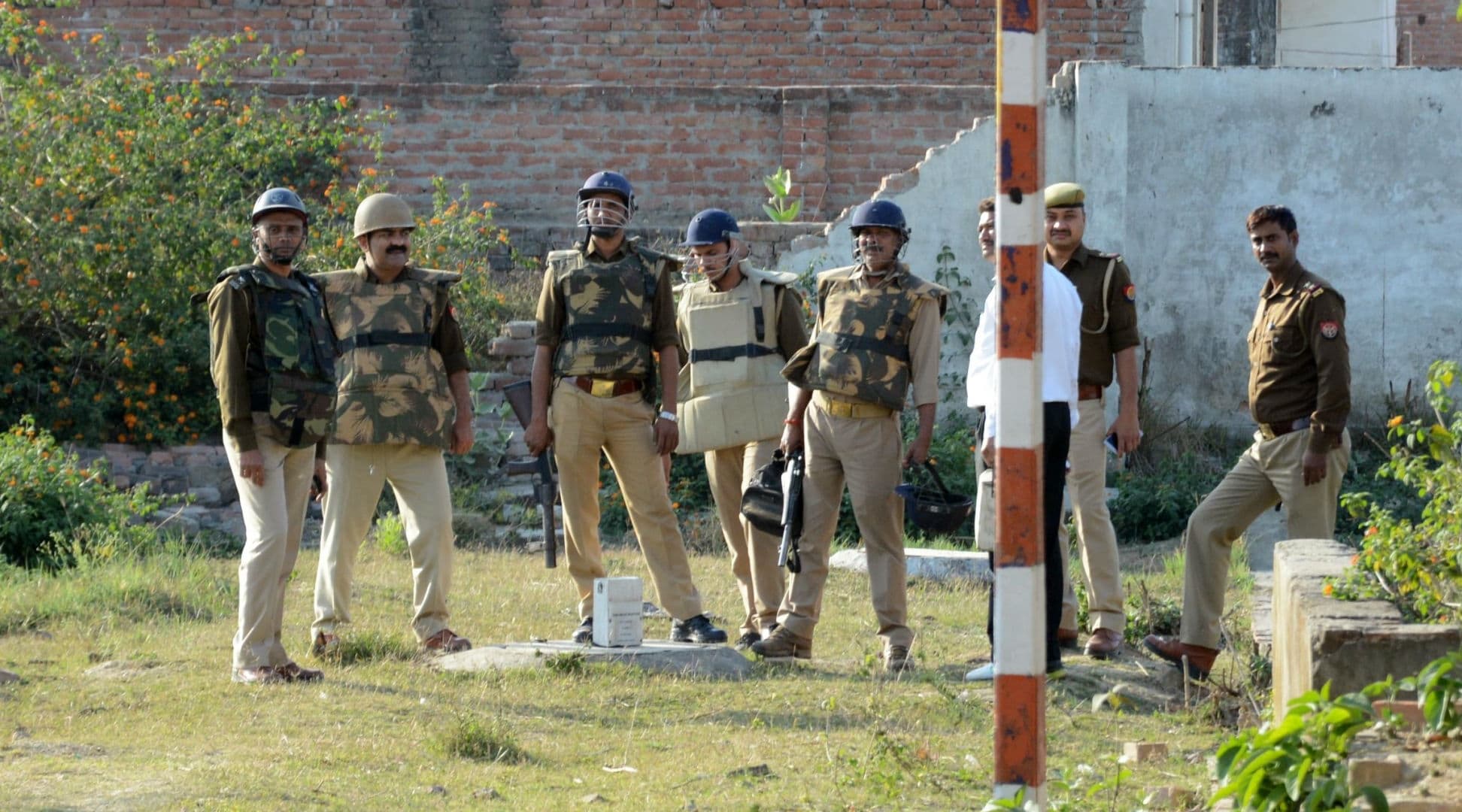 Uttar Pradesh On High Alert After Inputs of Terrorists Entering State Through Nepal Border Uttar Pradesh On High Alert After Inputs of Terrorists Entering State Through Nepal Border