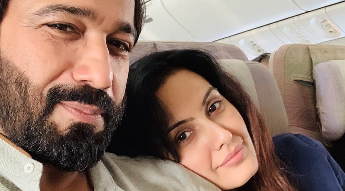 Kamya Panjabi Gets Trolled For Her Mushy Pic With Boyfriend Shalabh Dang, Latter Blasts The Troll Kamya Panjabi Gets Trolled For Her Mushy Pic With Boyfriend Shalabh Dang, Latter Blasts The Troll