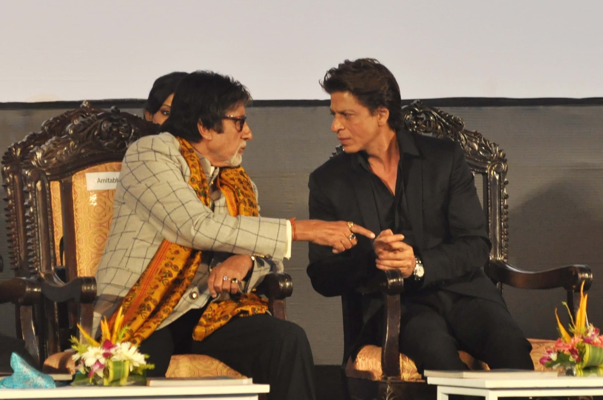 Shah Rukh Khan and Amitabh Bachchan To Inaugurate 25th Kolkata International Film Festival on November 8 Shah Rukh Khan and Amitabh Bachchan To Inaugurate 25th Kolkata International Film Festival on November 8