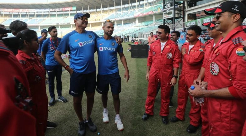 Shikhar Dhawan, Ravi Shastri & Other Team India Members Meet Indian Air Force 
