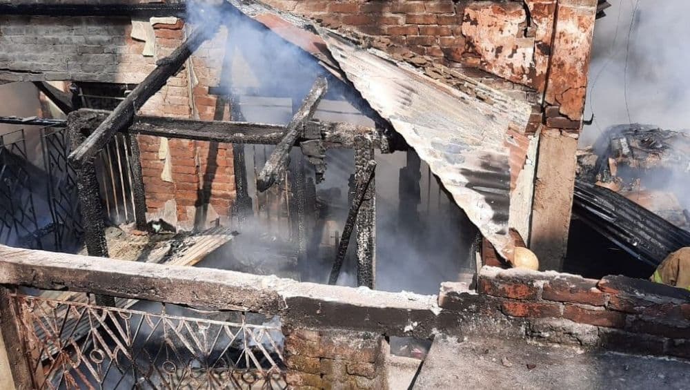 West Bengal: Fire Breaks Out at Toy Godown in Siliguri, 5 Fire Tenders Present at Spot West Bengal: Fire Breaks Out at Toy Godown in Siliguri, 5 Fire Tenders Present at Spot
