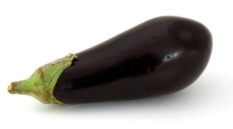 Woman shares d**k pic to shame perv, Instagram banned her instead. 