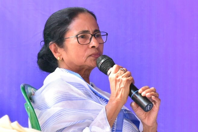 NEET, JEE Main 2020: Mamata Banerjee Urges Centre Second Time to Postpone Entrance Exams Amid COVID-19 Pandemic