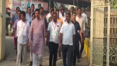 Mangaluru City Corporation Elections 2019: BJP President Nalin Kumar Kateel Casts His Vote at Ward No 26