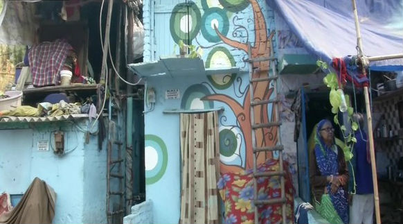 Delhi's Jhuggi Walls Get Colourful Makeover! Raghubir Nagar Slum Houses Flaunts Captivating Themes (View Pic)
