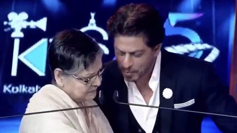 Shah Rukh Khan Learns Bengali from Rakhee at KIFF 2019 - Watch their Adorable Video from the Event