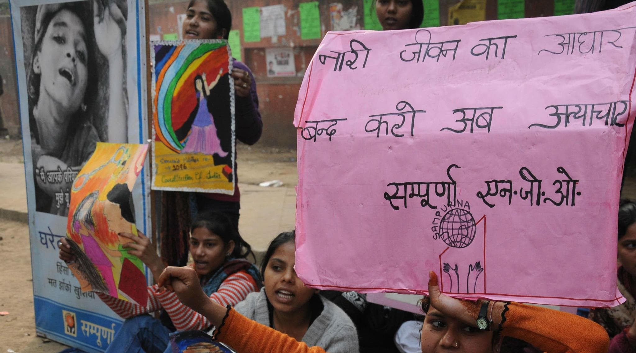 Nirbhaya Gangrape and Murder Case: Delhi Government Recommends Rejection of Mercy Plea of One of Convicts Nirbhaya Gangrape and Murder Case: Delhi Government Recommends Rejection of Mercy Plea of One of Convicts