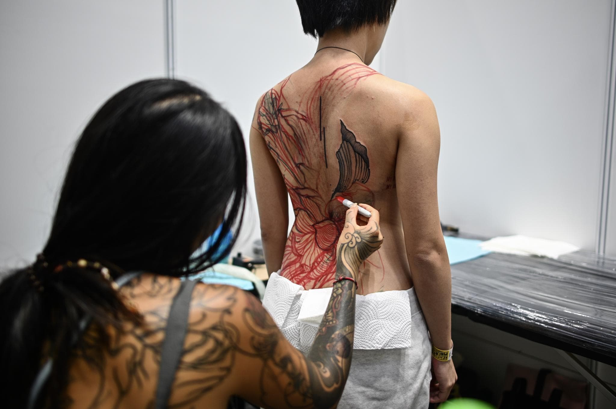 Muslim Porn Girl Tattoo - Malaysia Slams Tattoo Expo Over Half-Naked Pics, Gets Termed as 'Porn' | ðŸ‘  LatestLY