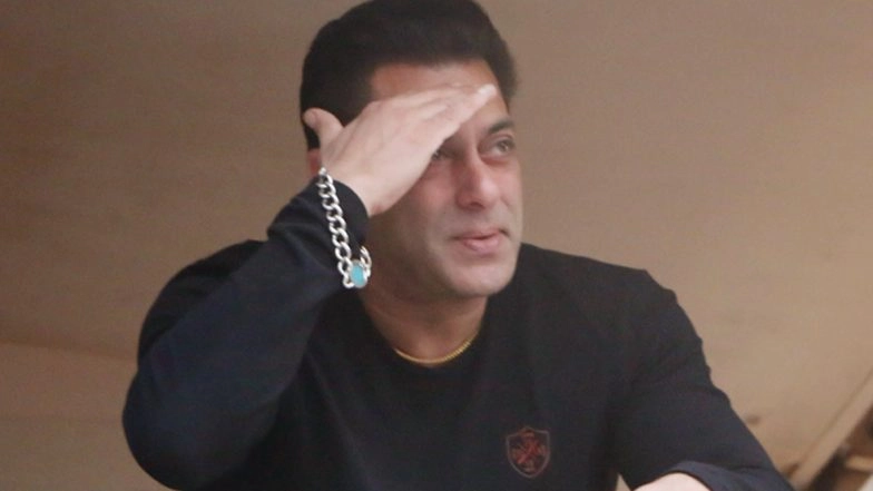 Republic Day 2020: Salman Khan Wishes for 'Fit India' on 71st R-Day (Watch Video)