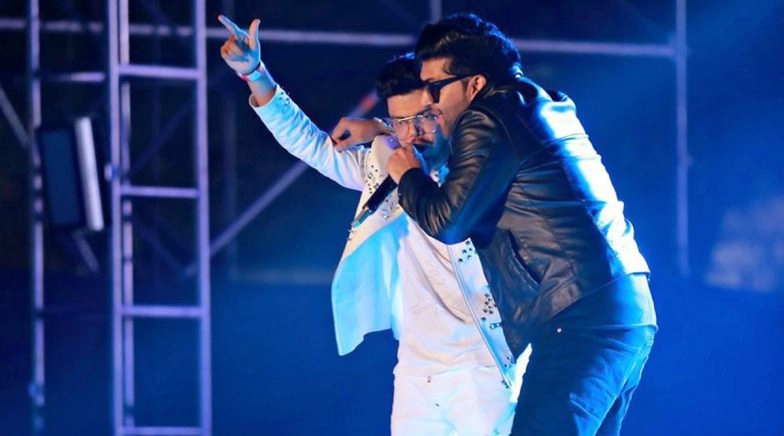 Guru Randhawa Acknowledges & Supports Teen Sensation DJ Hardik at Live Concert in Mumbai