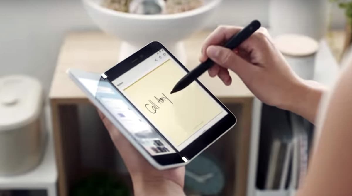 Samsung Clears Galaxy Fold Related Rumours; Denies Retailing 1 Million Units of Foldable Phone Samsung Clears Galaxy Fold Related Rumours; Denies Retailing 1 Million Units of Foldable Phone