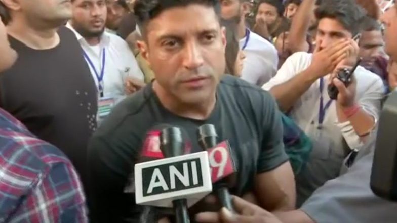 Farhan Akhtar Takes Part in the CAA Protests in Mumbai's Kranti Maidan, Says ‘To Raise Your Voice against Something Is Democratic Right’