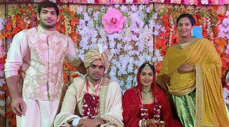 Babita Phogat and Vivek Suhag Wedding Pics: Indian Wrestling Couple Takes an 'Extra Phera'