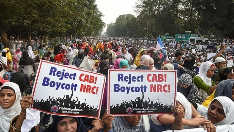 Anti-CAA Protests Reach Mumbai; Students Take to Streets Against Citizen Amendment Act and NRC