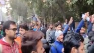 DU Students Stage Counter Protest Against CAA Protesters, Hail Delhi Police For Action in Jamia Millia University; Watch Video