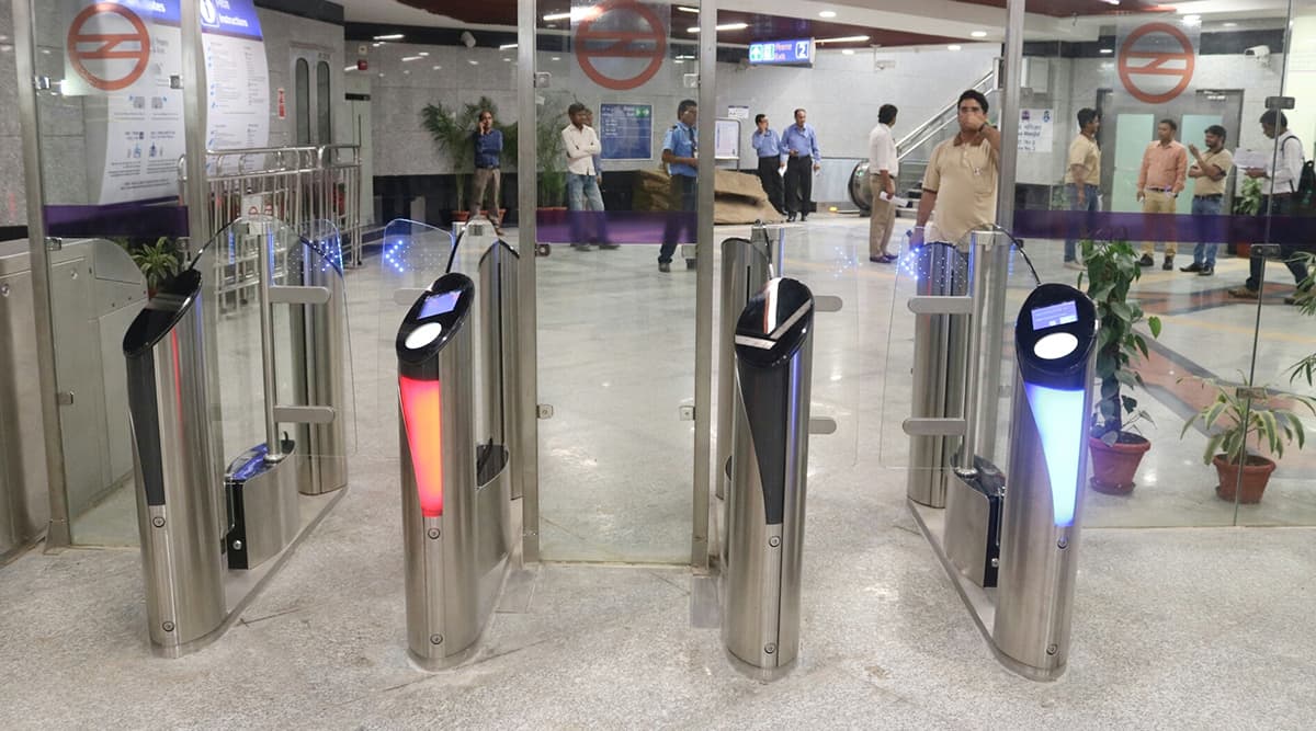 CAA Protests in Delhi: DMRC Shuts Entry and Exit Gates of Lok Kalyan Marg, Janpath and 3 Other Metro Stations CAA Protests in Delhi: DMRC Shuts Entry and Exit Gates of Lok Kalyan Marg, Janpath and 3 Other Metro Stations