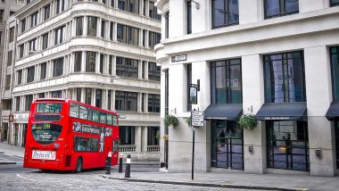 Raunchy Couple Caught Having Sex at The Backseat of Double Decker Bus in UK (Video Goes Viral)