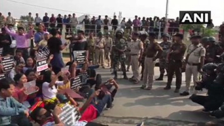 Protests Against Citizenship Amendment Bill: Agitators Set Market on Fire in Tripura During Bandh Called by NESO