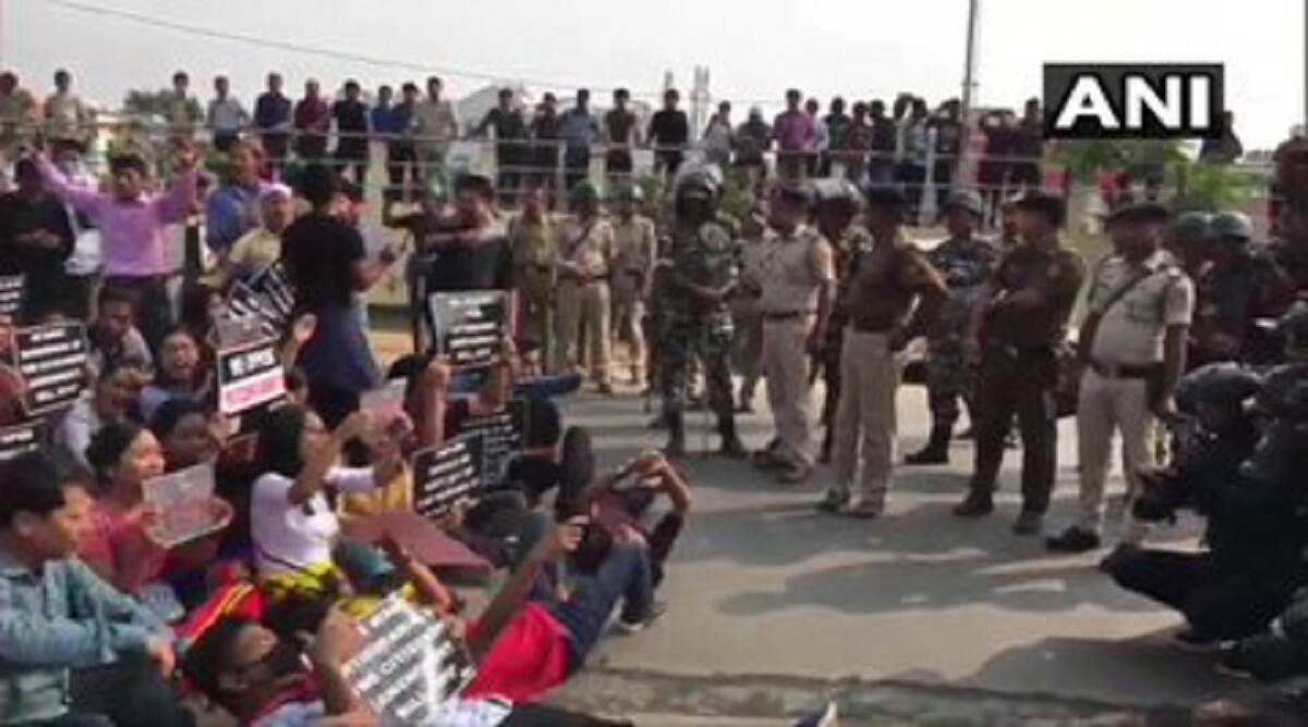 Protests Against Citizenship Amendment Bill: Agitators Set Market on Fire in Tripura During Bandh Called by NESO Protests Against Citizenship Amendment Bill: Agitators Set Market on Fire in Tripura During Bandh Called by NESO
