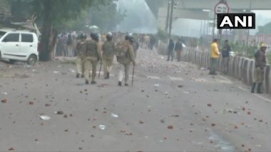 Delhi: Violent Protest Against Citizenship Law in Seelampur, 21 Injured; Demonstrations Continue Near Jamia Millia Islamia University (Watch Video)