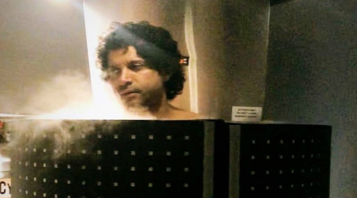 Farhan Akhtar, Shibani Dandekar Undergo Freezing 'Cryotherapy' Treatment Farhan Akhtar, Shibani Dandekar Undergo Freezing 'Cryotherapy' Treatment