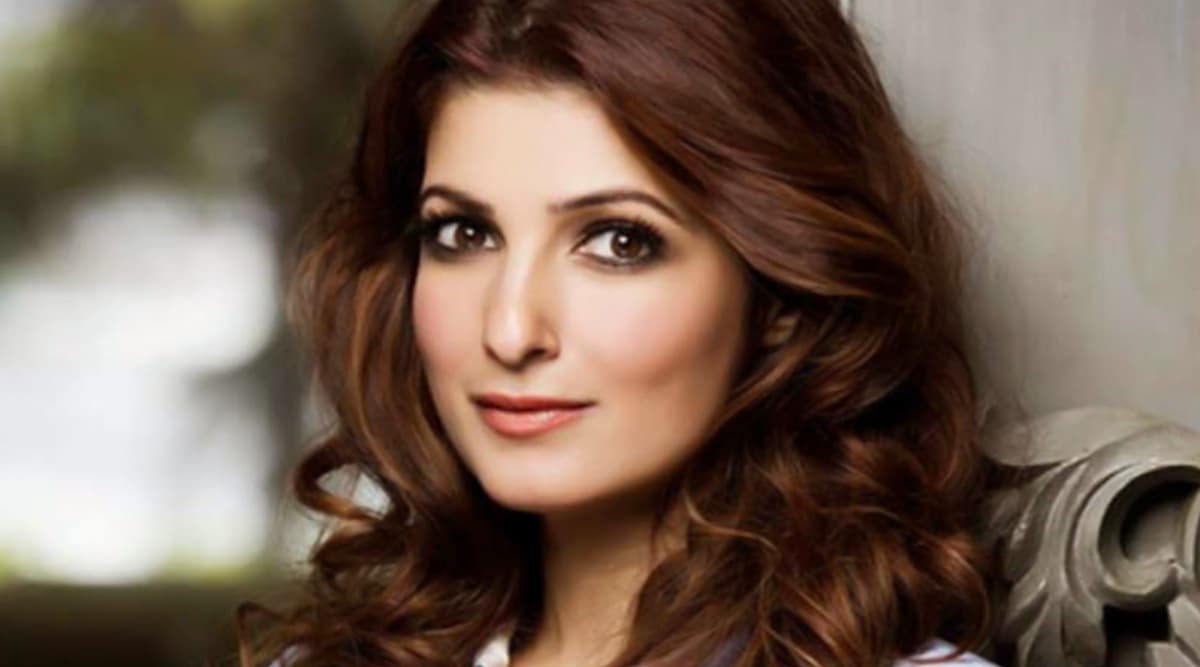 Twinkle khanna deals emerald earrings