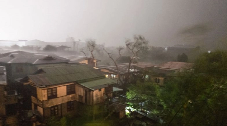 Shanghai Cancels Flights As China Braces for Typhoon In-Fa