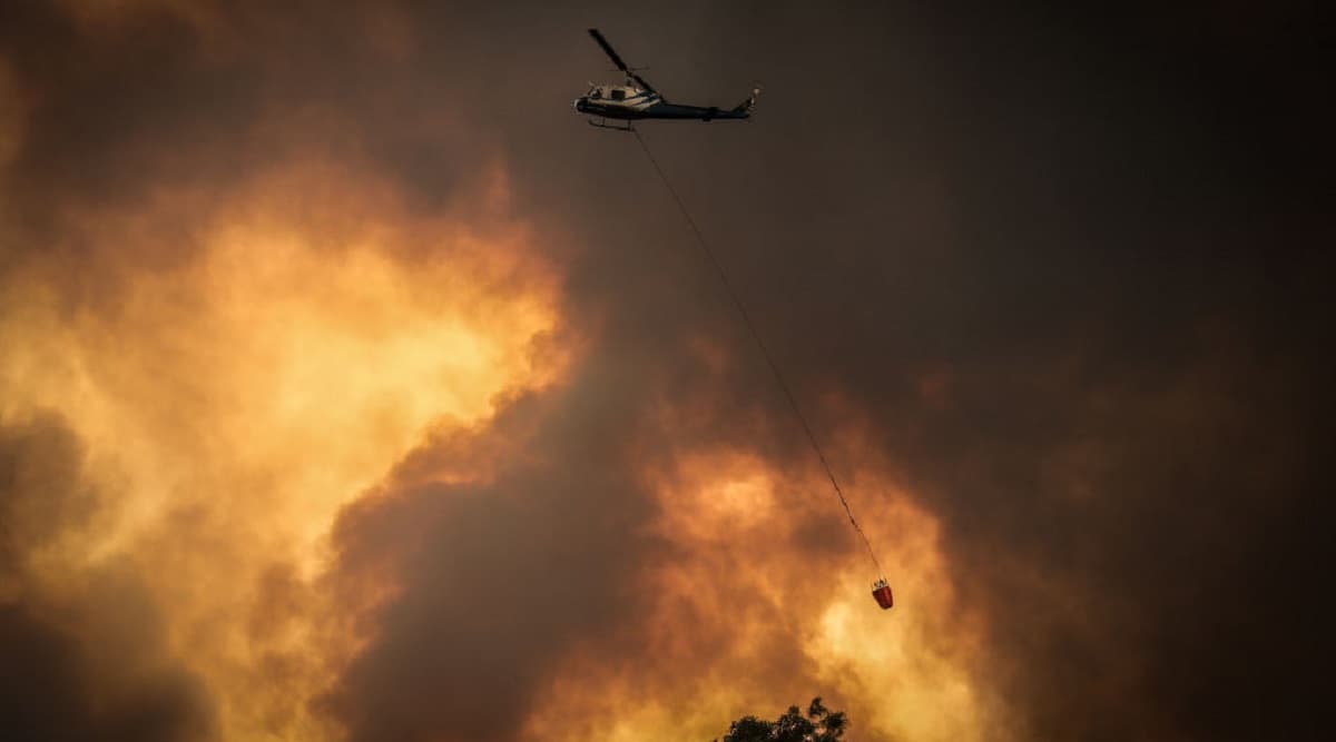 Australia: ‘Catastrophic’ Conditions in Sydney as Bushfire Intensifies; Eastern Coast Hit by Record-Breaking Heatwave Australia: ‘Catastrophic’ Conditions in Sydney as Bushfire Intensifies; Eastern Coast Hit by Record-Breaking Heatwave