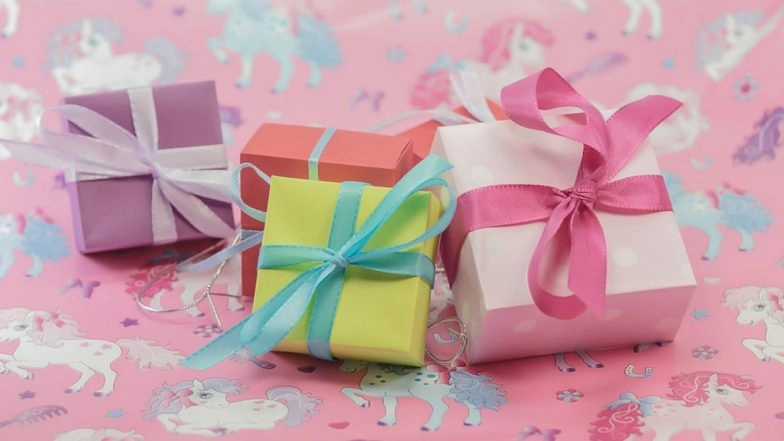 International Women's Day 2021 Gift Ideas for Mothers: From Wrist Watch to Personalised Photo Frame, Here Are 5 Gifts to Present to Your Mother