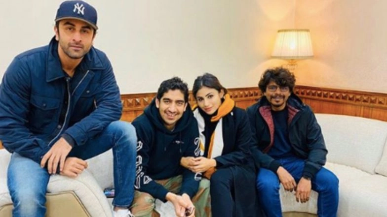 Mouni Roy is All Smiles in This 'Warm' Picture With Brahmastra Co-Star Ranbir Kapoor and Director Ayan Mukerji 