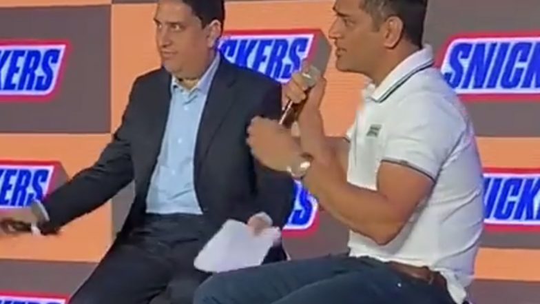 Ms Dhoni Singing ‘Main Pal Do Pal Ka Shayar Hoon’ Is Worth Listening to, Former Indian Cricket Team Captain Draws Applause From Fans (Watch Video)