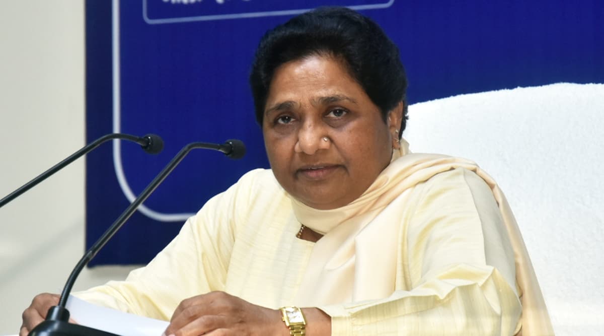 Mayawati Attacks Priyanka Gandhi for Ignoring Kota Hospital Tragedy, Blames Her of Keeping Mum on Deaths of 100 Kids Mayawati Attacks Priyanka Gandhi for Ignoring Kota Hospital Tragedy, Blames Her of Keeping Mum on Deaths of 100 Kids