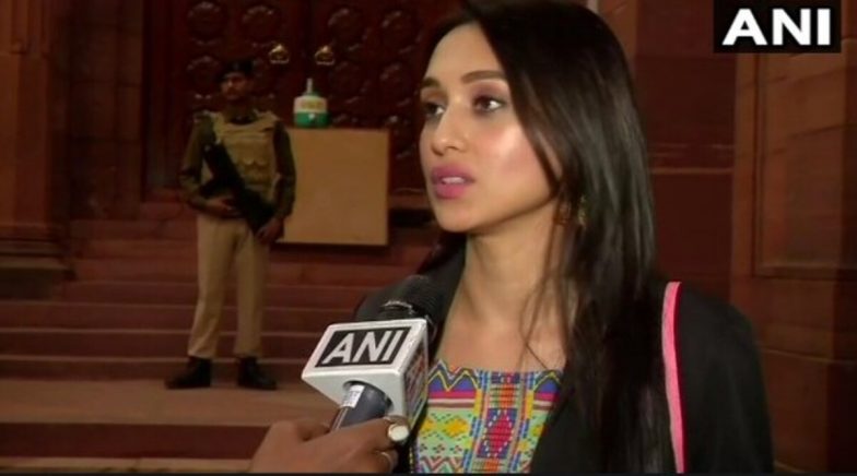 TMC MP Mimi Chakraborty Imposes a Week of Self-Quarantine After Returning From London
